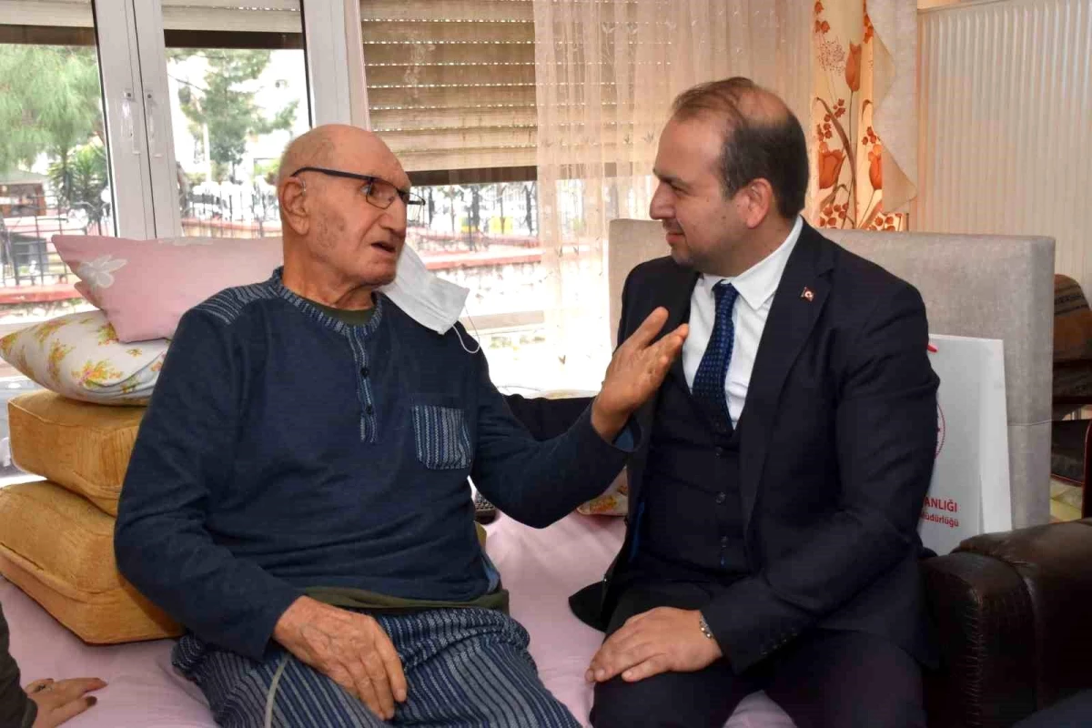 Aydın İl Sağlık Müdürü Dr. Eser Şenkul, yaşlıları ziyaret etti