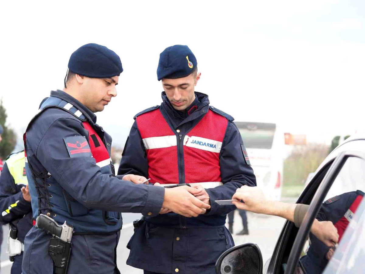 Aydın'da yapılan denetimlerde hapis cezası bulunan bir kişi yakalandı