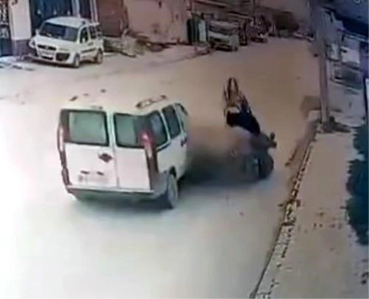 İncirliova'da Ramazan davulcusu at arabasına çarpan otomobilin altında kalarak hayatını kaybetti