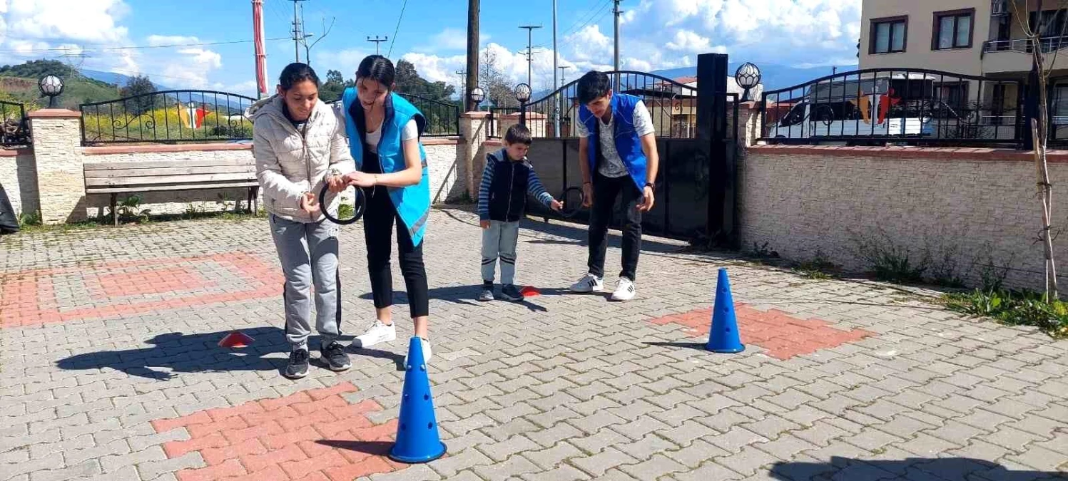 Üniversiteli Gençler Özel Öğrencileri Ziyaret Etti